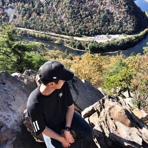 Meet your Posher, Alex